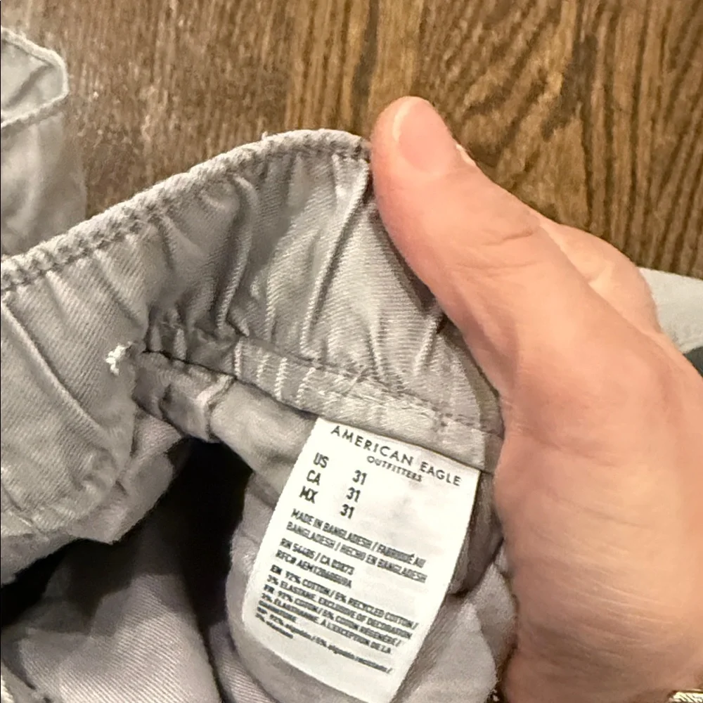 American eagle size 31 Men's Gray Shorts good condition